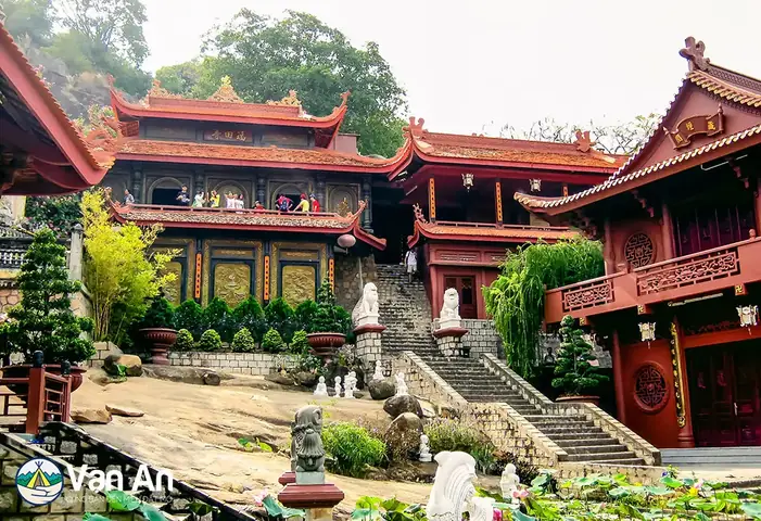 Chùa Cao Linh Bạch Đằng Giang: Điểm Tâm Linh Và Di Sản Trên Dòng Sử Trên Sông Bạch Đằng Chùa Cao Linh Bạch Đằng Giang: Điểm Tâm Linh Và Di Sản Trên Dòng Sử Trên Sông Bạch Đằng