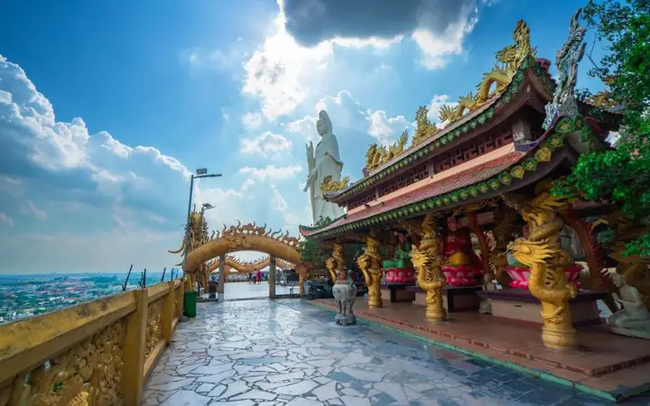 Cẩm Nang Tham Quan Chùa Châu Thới Bình Dương: Giờ Mở Cửa, Lịch Sử & Kinh Nghiệm Thực Tế