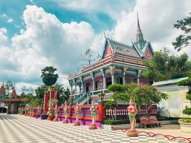Chùa Chén Kiểu Sóc Trăng: Hướng Dẫn Chi Tiết Và Thông Tin Du Lịch