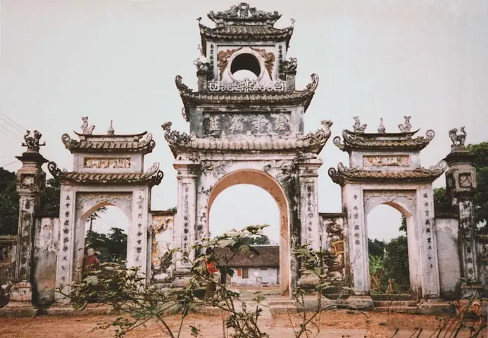 Chùa Chuông Thành Phố Hưng Yên: Lịch Sử, Kiến Trúc Và Hướng Dẫn Tham Quan