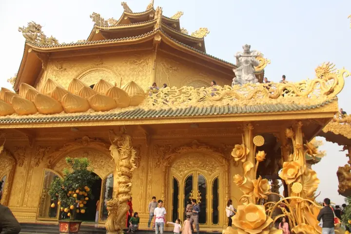 Khám Phá Chùa Phúc Lâm Hưng Yên - Điểm Đến Tâm Linh Dát Vàng