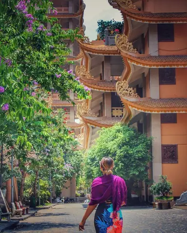 Chùa Đẹp Ở Sài Gòn Để Chụp Hình: Bí Quyết Sống Ảo Tâm Linh Đỉnh Cao Chùa Đẹp Ở Sài Gòn Để Chụp Hình: Bí Quyết Sống Ảo Tâm Linh Đỉnh Cao
