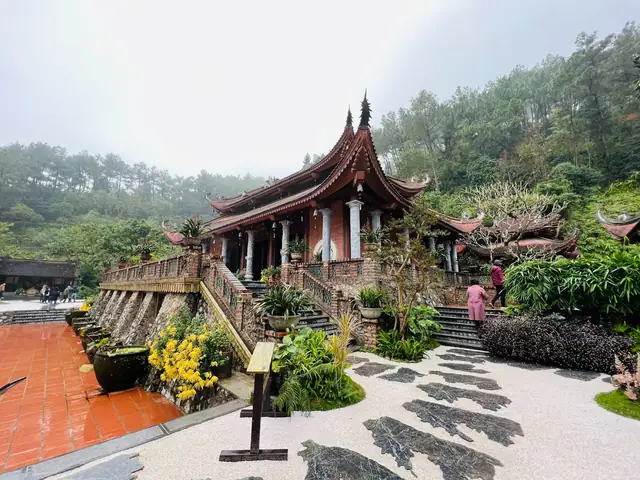 Khám Phá Chùa Địa Tạng Phi Lai – Hướng Dẫn Du Lịch Tâm Linh