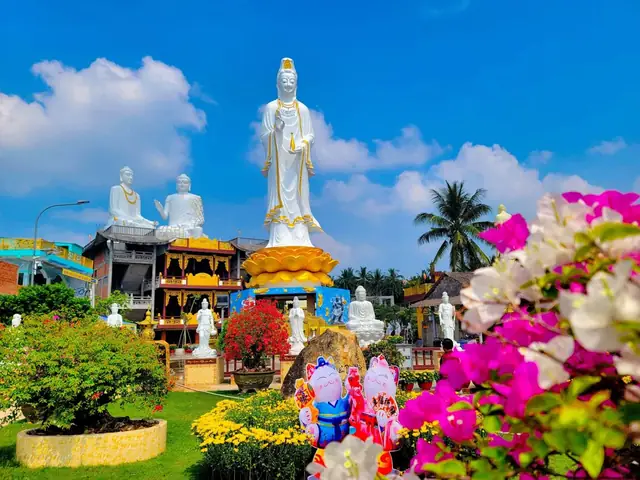Khám Phá Mẹ Nam Hải Tiền Giang – Tượng Linh Thiêng
