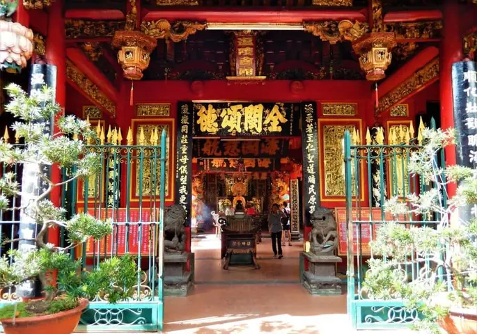 Chùa Mẹ Quan Âm Quận 5: Tổng Quan Và Hướng Dẫn Tham Quan