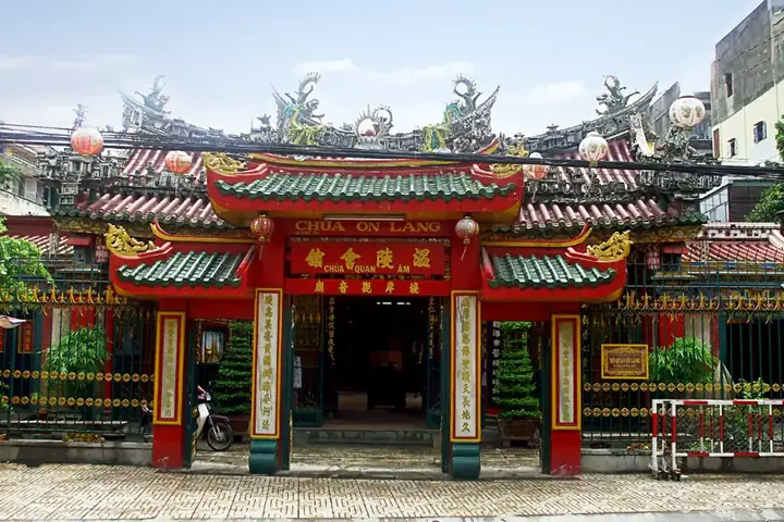 Chùa Mẹ Quan Âm Quận 5: Tổng Quan Và Hướng Dẫn Tham Quan Chùa Mẹ Quan Âm Quận 5: Tổng Quan Và Hướng Dẫn Tham Quan