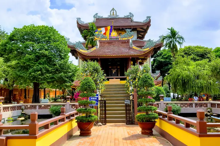 Chùa Một Cột Ở Tỉnh Nào: Vị Trí, Lịch Sử Và Hướng Dẫn Tham Quan Chi Tiết