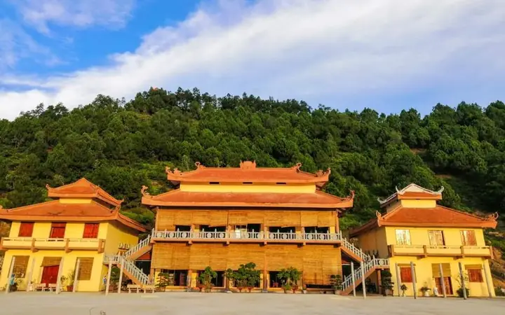 Chùa Nổi Tiếng Ở Bắc Giang: Khám Phá 10 Điểm Du Lịch Tâm Linh