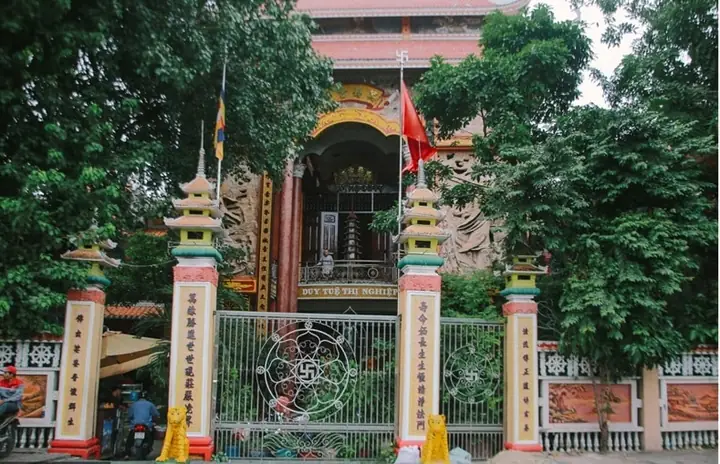 Top 5 Chùa Nổi Tiếng Ở Quận 1: Điểm Tâm Linh Không Thể Bỏ Qua Top 5 Chùa Nổi Tiếng Ở Quận 1: Điểm Tâm Linh Không Thể Bỏ Qua