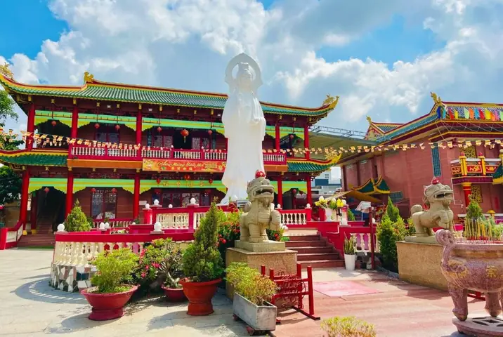 Khám Phá Chùa Bốn Mặt Quận 8: Lịch Sử, Kiến Trúc Và Linh Thiêng Khám Phá Chùa Bốn Mặt Quận 8: Lịch Sử, Kiến Trúc Và Linh Thiêng