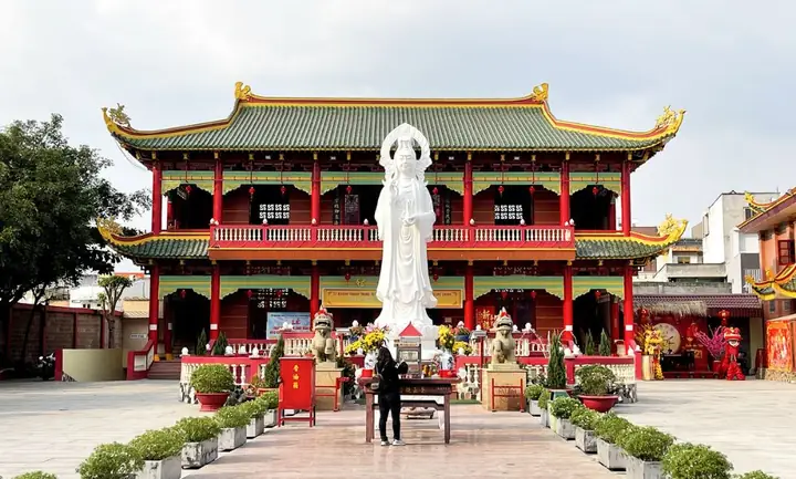 Khám Phá Chùa Bốn Mặt Quận 8: Lịch Sử, Kiến Trúc Và Linh Thiêng Khám Phá Chùa Bốn Mặt Quận 8: Lịch Sử, Kiến Trúc Và Linh Thiêng