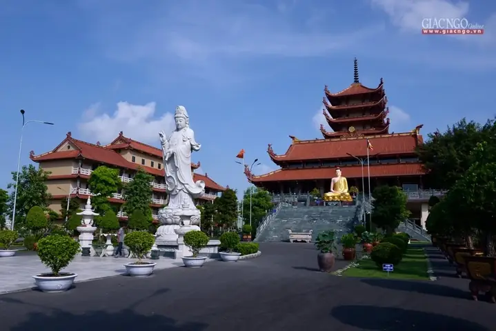 Khám Phá Lịch Sử Và Ý Nghĩa Chùa Phật Cô Đơn Cho Du Khách