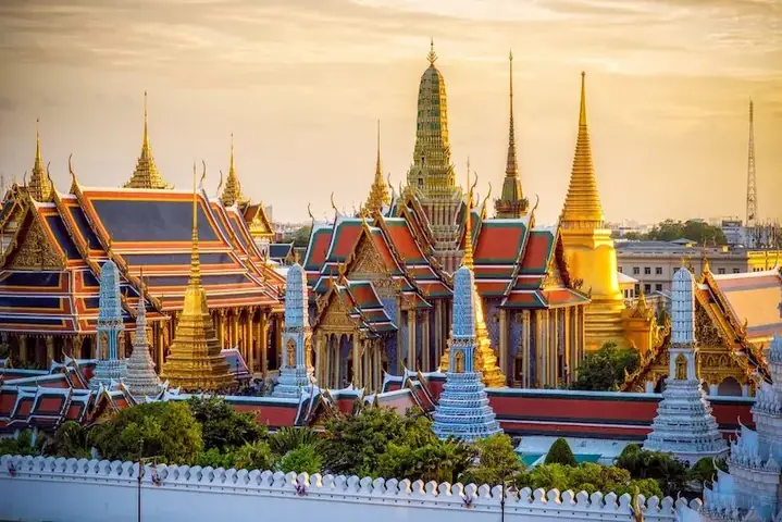 Chùa Phật Ngọc Wat Phra Kaew: Cảnh Giới Tâm Linh Và Di Sản Văn Hóa Vàng Của Thái Lan Chùa Phật Ngọc Wat Phra Kaew: Cảnh Giới Tâm Linh Và Di Sản Văn Hóa Vàng Của Thái Lan