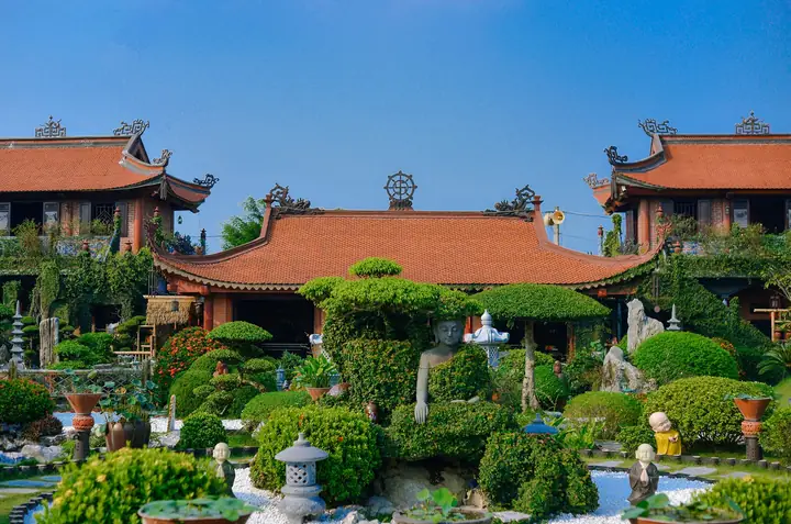 Review Chùa Phật Quang Thanh Liêm Hà Nam: Viên Ngọc Tâm Linh Giữa Đồng Bằng