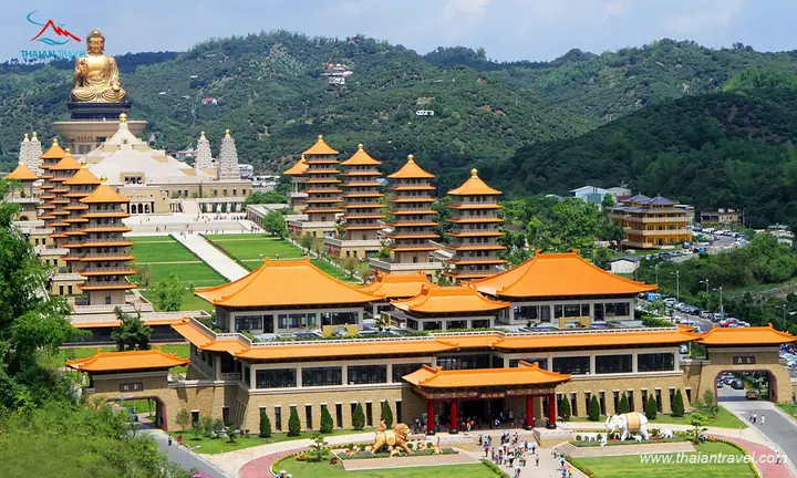 Đánh Giá Chi Tiết Chùa Phổ Quang San Đài Loan: Lịch Sử, Kiến Trúc Và Kinh Nghiệm Tham Quan