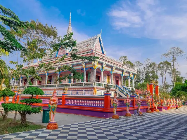 Khám Phá Chùa Sà Lôn – Địa Điểm Tâm Linh Độc Đáo Tại Sóc Trăng Khám Phá Chùa Sà Lôn – Địa Điểm Tâm Linh Độc Đáo Tại Sóc Trăng