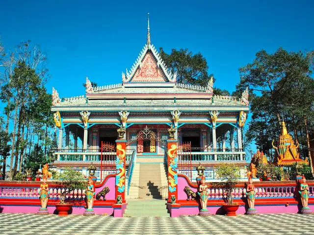 Khám Phá Chùa Sà Lôn – Địa Điểm Tâm Linh Độc Đáo Tại Sóc Trăng Khám Phá Chùa Sà Lôn – Địa Điểm Tâm Linh Độc Đáo Tại Sóc Trăng