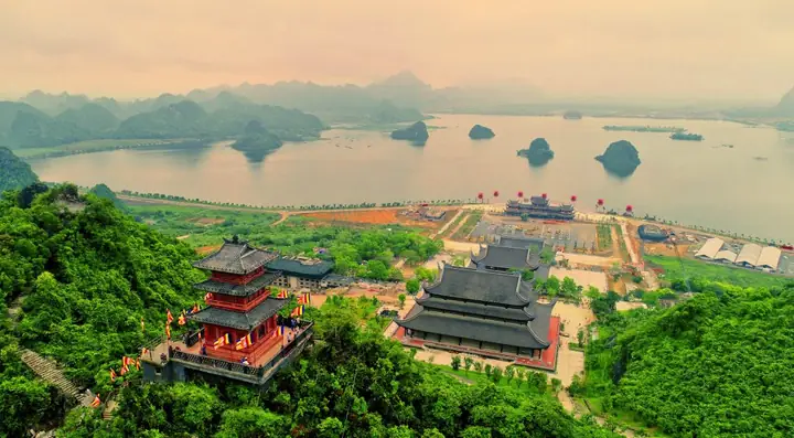 Chùa Tam Chúc: Vị Trí, Dịch Vụ Và Trải Nghiệm Tham Quan Toàn Diện