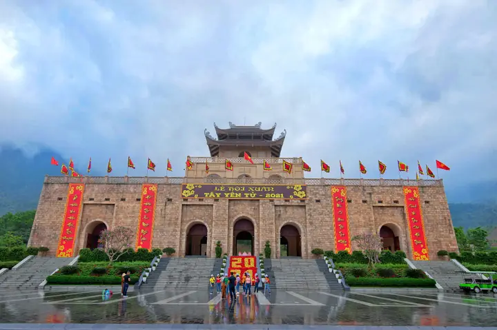 Tây Yên Tử: Khám Phá Vẻ Đẹp Tâm Linh & Sinh Thái
