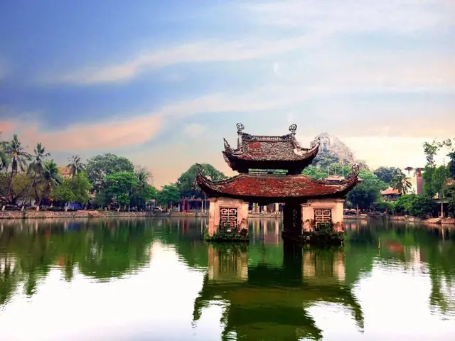 Khám Phá Chùa Thầy Hà Nội: Lịch Sử, Kiến Trúc Và Du Lịch