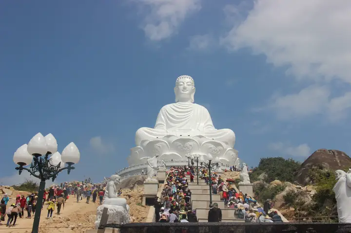 Chùa Thiên Hưng Trần Bắc Hà Có Gì Đặc Biệt? Đánh Giá Chi Tiết Chùa Thiên Hưng Trần Bắc Hà Có Gì Đặc Biệt? Đánh Giá Chi Tiết