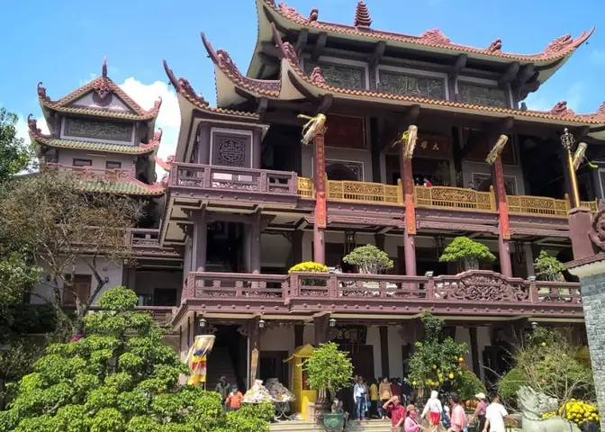 Chùa Thiên Hưng Trần Bắc Hà Có Gì Đặc Biệt? Đánh Giá Chi Tiết Chùa Thiên Hưng Trần Bắc Hà Có Gì Đặc Biệt? Đánh Giá Chi Tiết