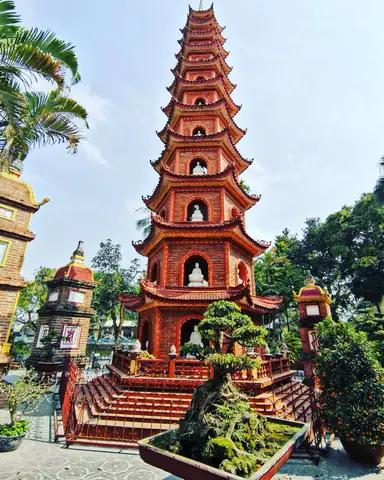 Khám Phá Giờ Mở Cửa Và Mẹo Tham Quan Chùa Trấn Quốc Hiệu Quả