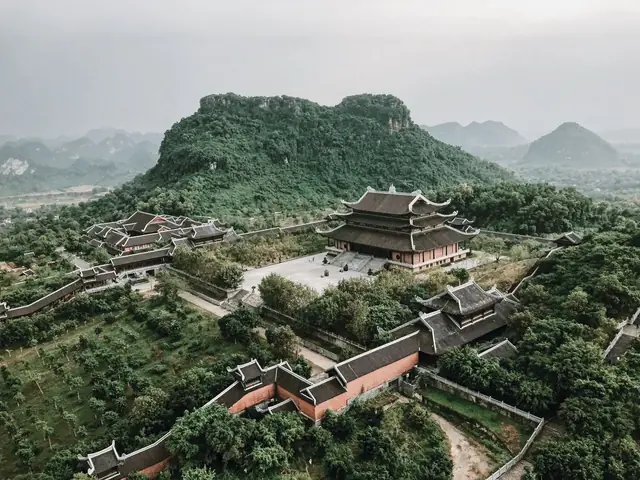 Tìm Hiểu Số Bậc Thang Trên Núi Yên Tử Và Cách Leo Hiệu Quả Tìm Hiểu Số Bậc Thang Trên Núi Yên Tử Và Cách Leo Hiệu Quả