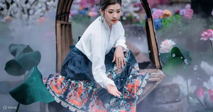 Chụp Ảnh Phượng Hoàng Cổ Trấn: Cẩm Nang Địa Điểm, Trang Phục Và Mẹo Vàng