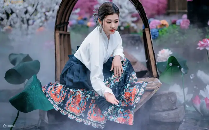 Chụp Ảnh Phượng Hoàng Cổ Trấn: Cẩm Nang Địa Điểm, Trang Phục Và Mẹo Vàng