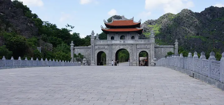 Cố Đô Hoa Lư Có Gì? Cẩm Nang Khám Phá Di Sản Văn Hiến 1000 Năm Tuổi