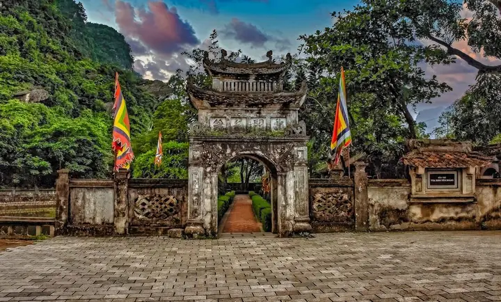 Cố Đô Hoa Lư Có Gì? Cẩm Nang Khám Phá Di Sản Văn Hiến 1000 Năm Tuổi