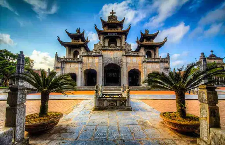 Khám Phá Cố Đô Hoa Lư: Hướng Dẫn Du Lịch Di Tích Cho Du Khách
