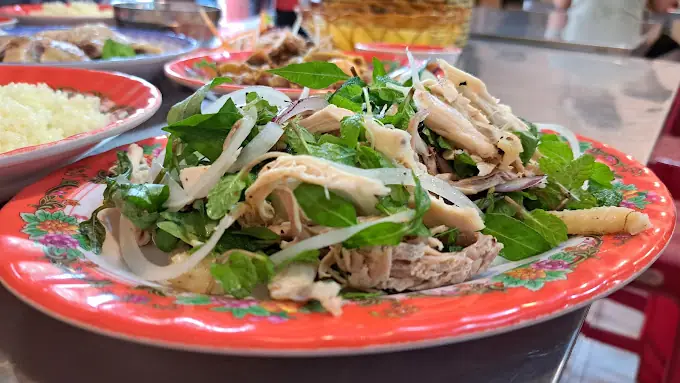 Review Chi Tiết Cơm Gà Bà Buội Hồ Nghinh: Đánh Giá Khách Quan Về Hương Vị Truyền Thống Review Chi Tiết Cơm Gà Bà Buội Hồ Nghinh: Đánh Giá Khách Quan Về Hương Vị Truyền Thống
