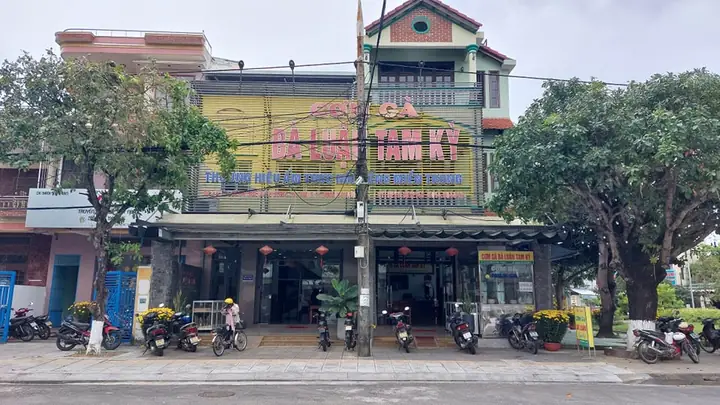 Khám Phá Cơm Gà Bà Luận – Địa Chỉ, Thực Đơn Và Bí Quyết Hấp Dẫn Khám Phá Cơm Gà Bà Luận – Địa Chỉ, Thực Đơn Và Bí Quyết Hấp Dẫn
