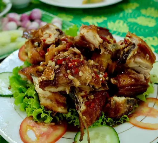 Khám Phá Cơm Gà Bà Luận – Địa Chỉ, Thực Đơn Và Bí Quyết Hấp Dẫn