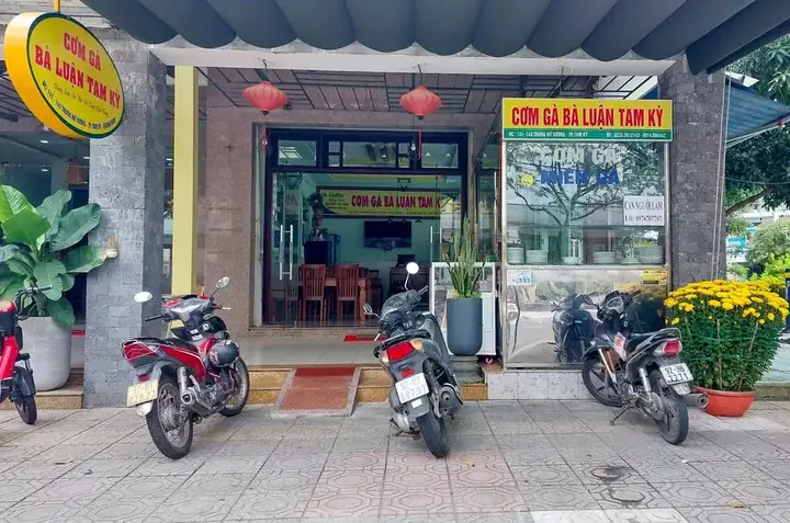 Khám Phá Cơm Gà Bà Luận – Địa Chỉ, Thực Đơn Và Bí Quyết Hấp Dẫn Khám Phá Cơm Gà Bà Luận – Địa Chỉ, Thực Đơn Và Bí Quyết Hấp Dẫn