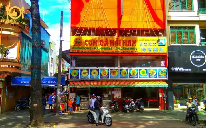 Đánh Giá Chi Tiết Quán Cơm Gà Hải Nam Nguyễn Tri Phương: Trải Nghiệm Ẩm Thực Đậm Chất Sài Gòn