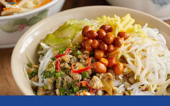 Khám Phá Thực Đơn & Giá Cả Cơm Gà Hội An Tại Mệ Vui