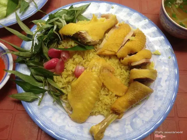 Cơm Gà Tuyết Nhưng Quy Nhơn: Đặc Sản Nổi Tiếng Từ Thành Phố Biển