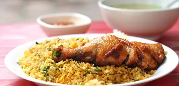 Khám Phá Cách Làm Cơm Gà Xối Mỡ Ngon Chuẩn Phố Xá