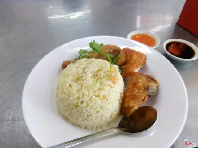 Khám Phá Cách Làm Cơm Gà Xối Mỡ Ngon Chuẩn Phố Xá
