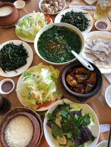Top 5 Quán Cơm Niêu Đà Lạt Ngon Nhất: Đánh Giá Chi Tiết Từ A Đến Z
