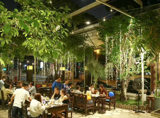 Khám Phá Cơm Niêu Sài Gòn: Địa Chỉ, Thực Đơn, Giá & Trải Nghiệm