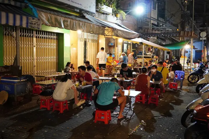 Cơm Tấm Bãi Rác Quận 4: Địa Chỉ Ăn Ngon, Giá Hợp Lý Và Không Gian Thân Thiện