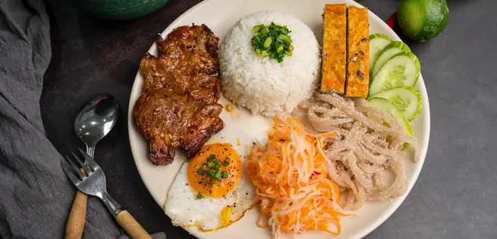 Cơm Tấm Cách Mạng Tháng 8: Đánh Giá Chi Tiết Quán Ăn Nổi Tiếng Sài Gòn Cơm Tấm Cách Mạng Tháng 8: Đánh Giá Chi Tiết Quán Ăn Nổi Tiếng Sài Gòn