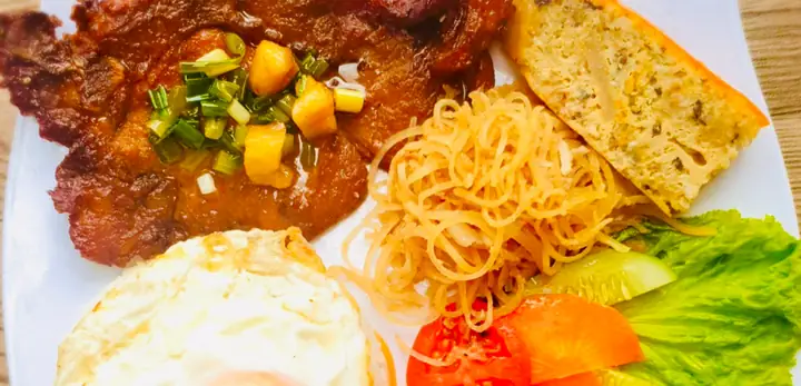 Cơm Tấm Cách Mạng Tháng 8: Đánh Giá Chi Tiết Quán Ăn Nổi Tiếng Sài Gòn Cơm Tấm Cách Mạng Tháng 8: Đánh Giá Chi Tiết Quán Ăn Nổi Tiếng Sài Gòn