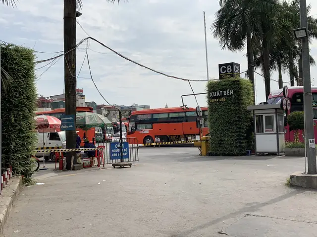 Hướng Dẫn Chi Tiết Cổng C10 Bến Xe Nước Ngầm Cho Người Mới Hướng Dẫn Chi Tiết Cổng C10 Bến Xe Nước Ngầm Cho Người Mới