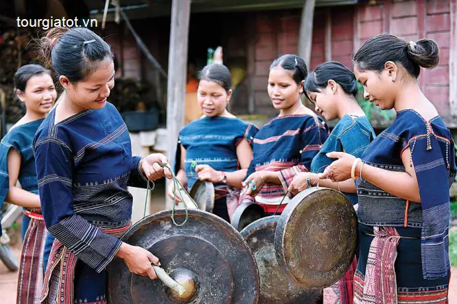Cồng Chiêng Tây Nguyên Ở Đà Lạt: Hành Trình Khám Phá Âm Thanh Linh Hồn