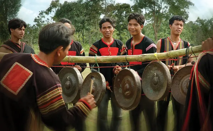 Cồng Chiêng: Di Sản Âm Thanh Hồn Thiêng Tây Nguyên Cồng Chiêng: Di Sản Âm Thanh Hồn Thiêng Tây Nguyên